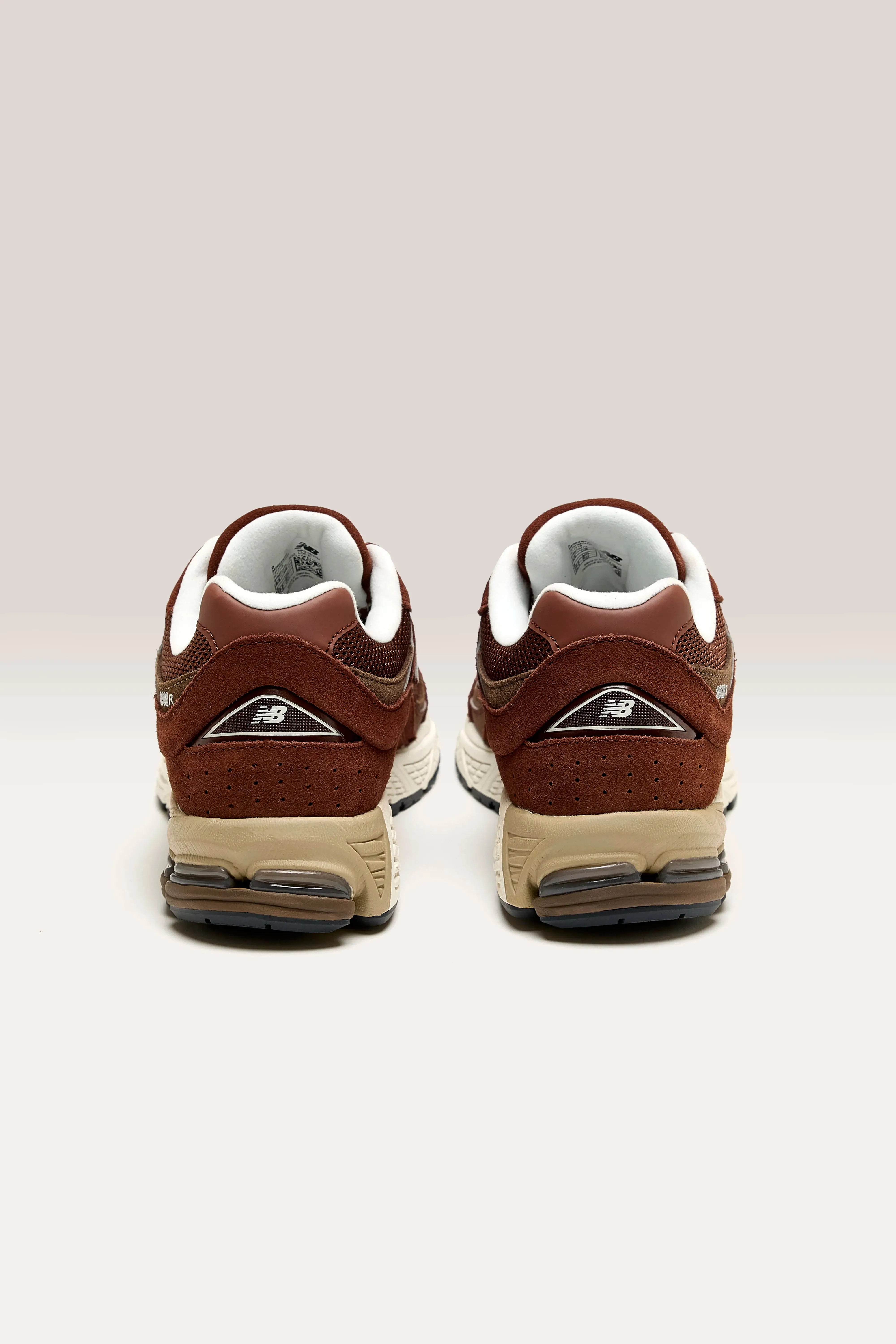 2002R for Women (242 / W / BROWN)