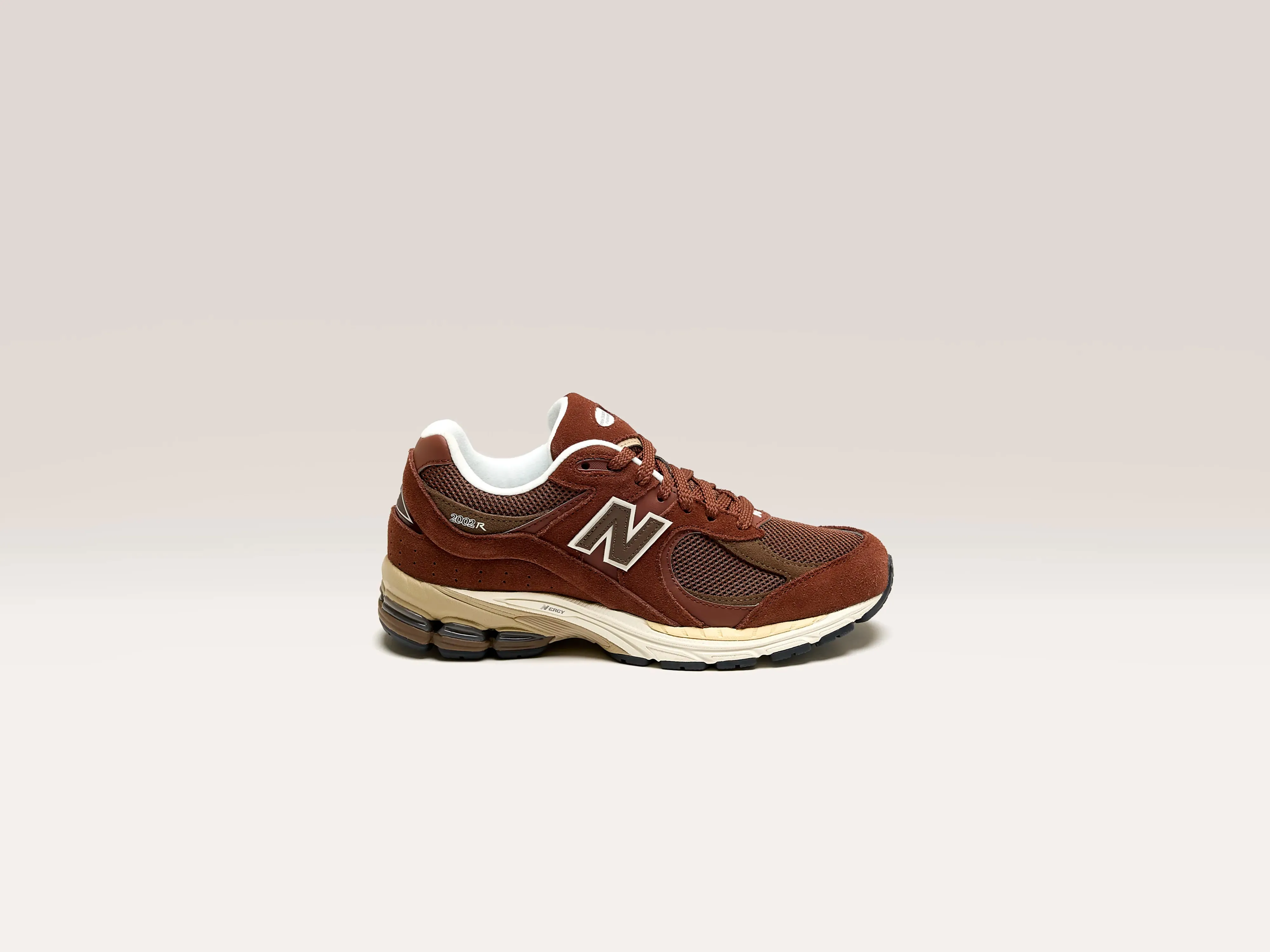 2002R for Women (242 / W / BROWN)