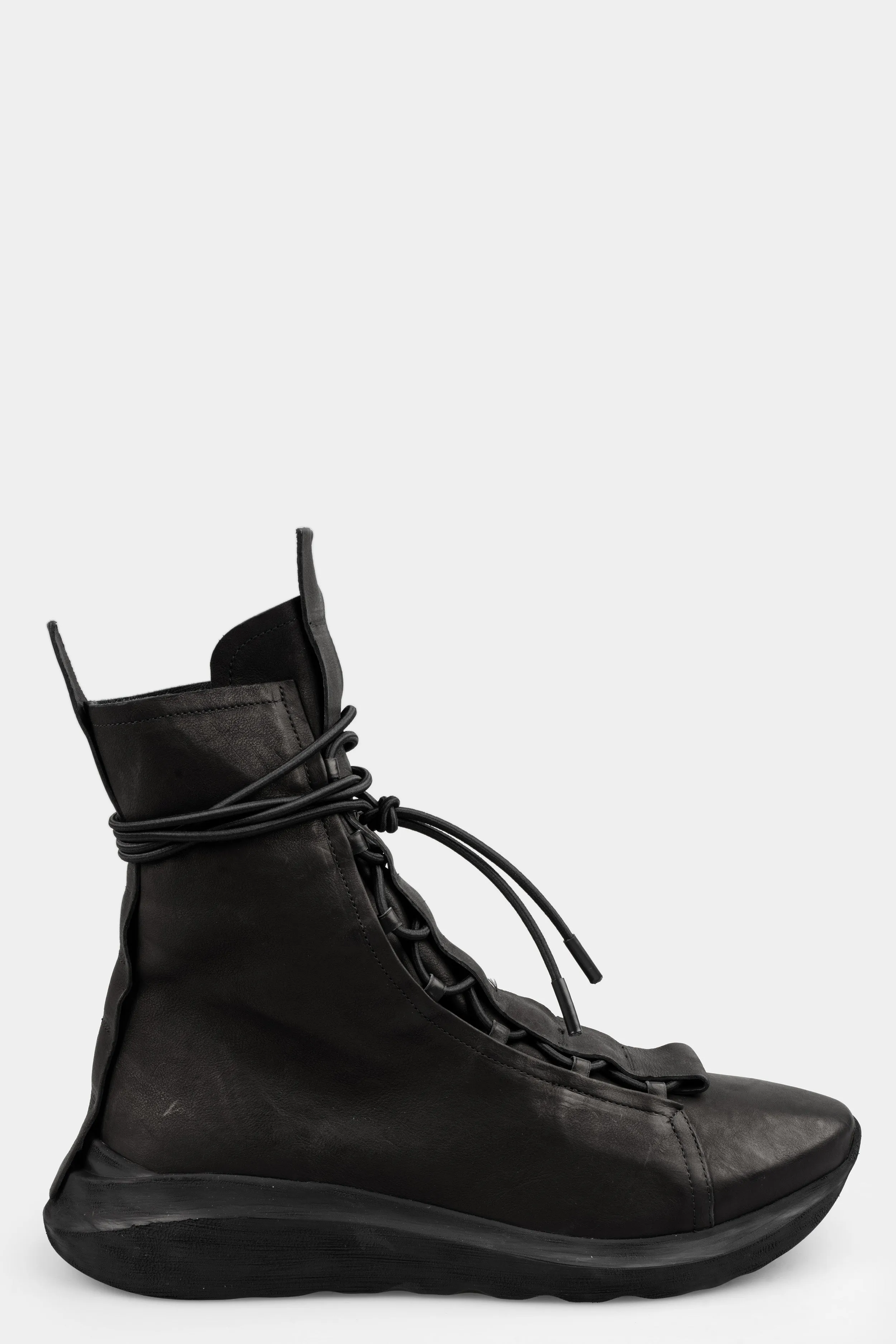 High top front panel laced sneakers