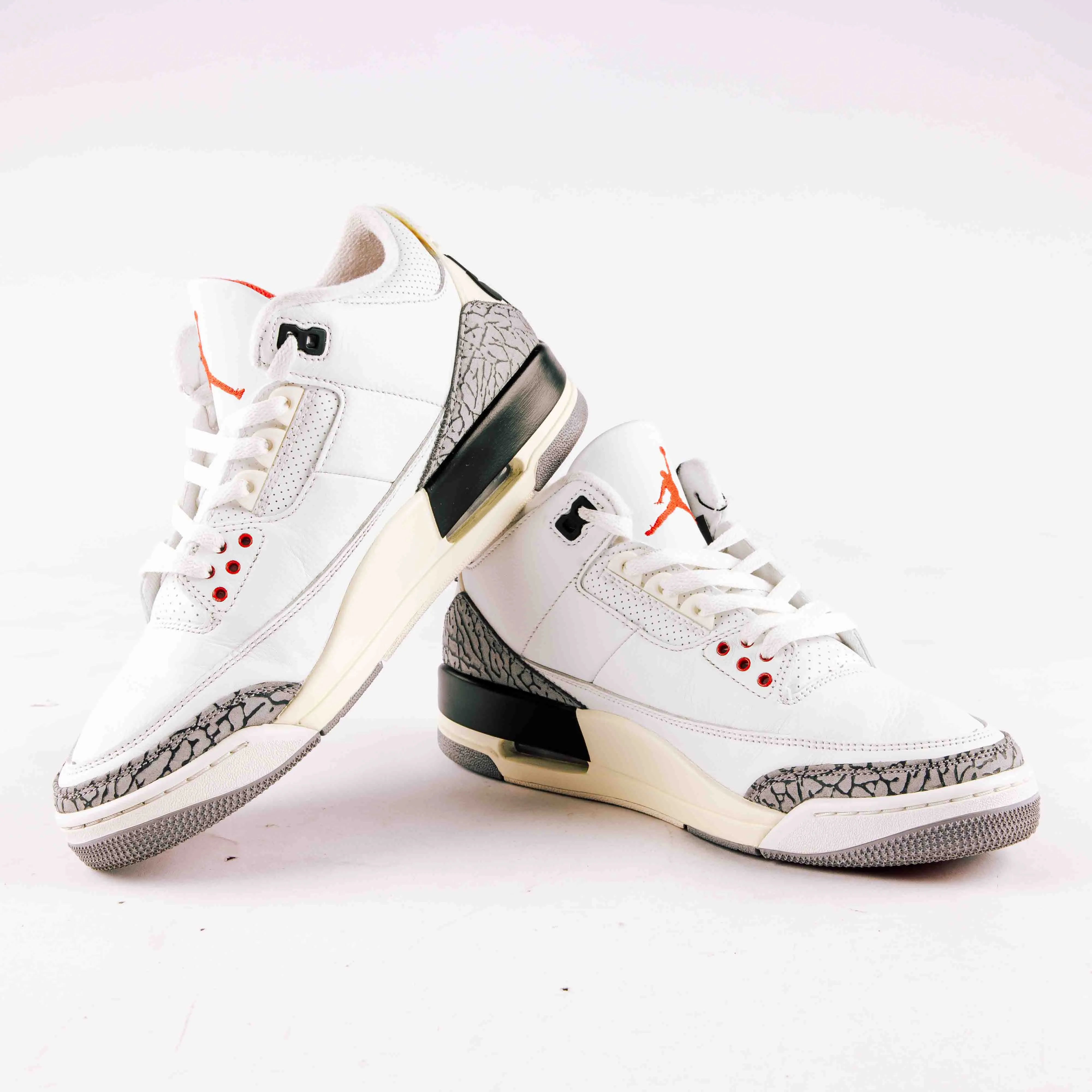 Jordan 3 Retro White Cement Reimagined - Used - 0774