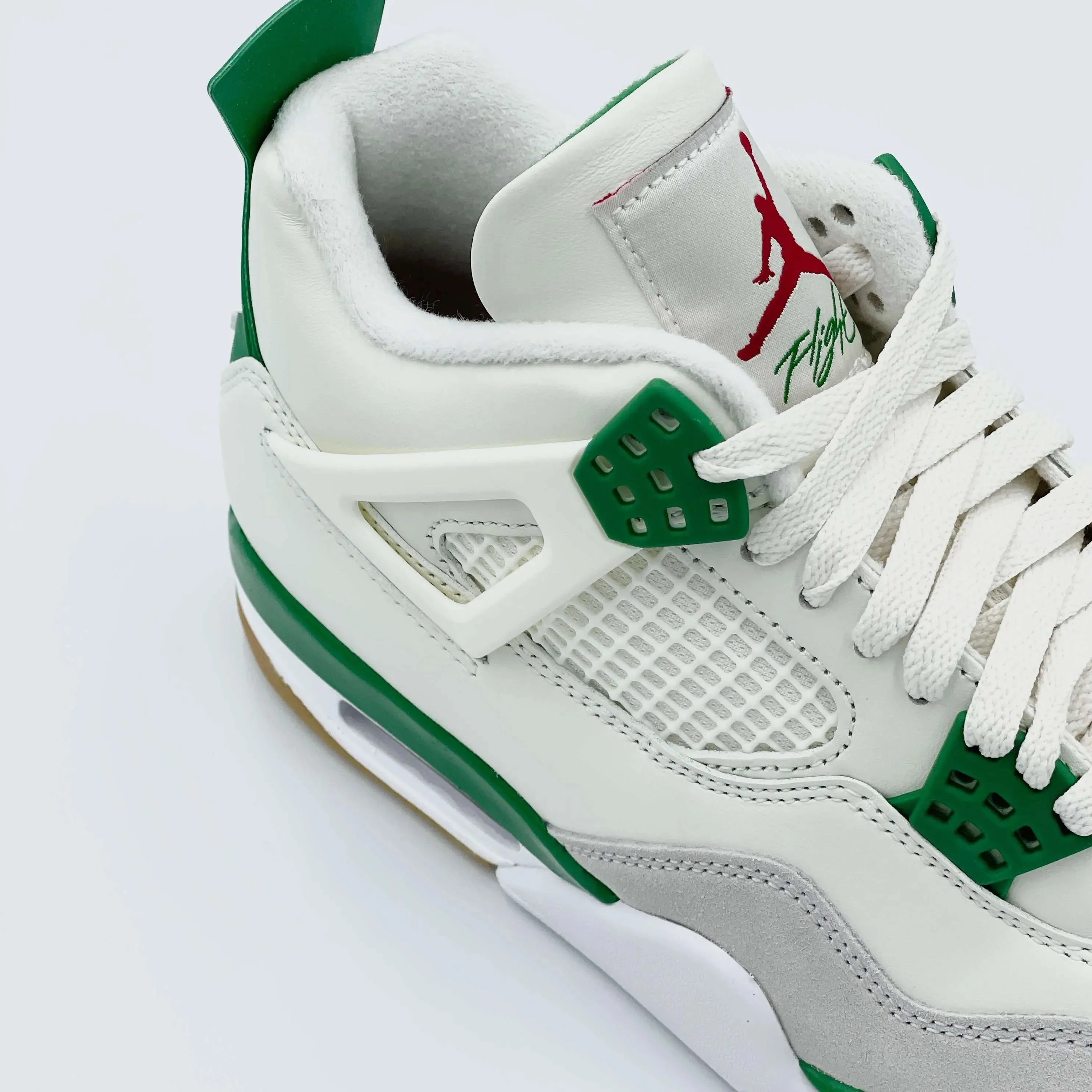 Jordan 4 Retro SB Pine Green