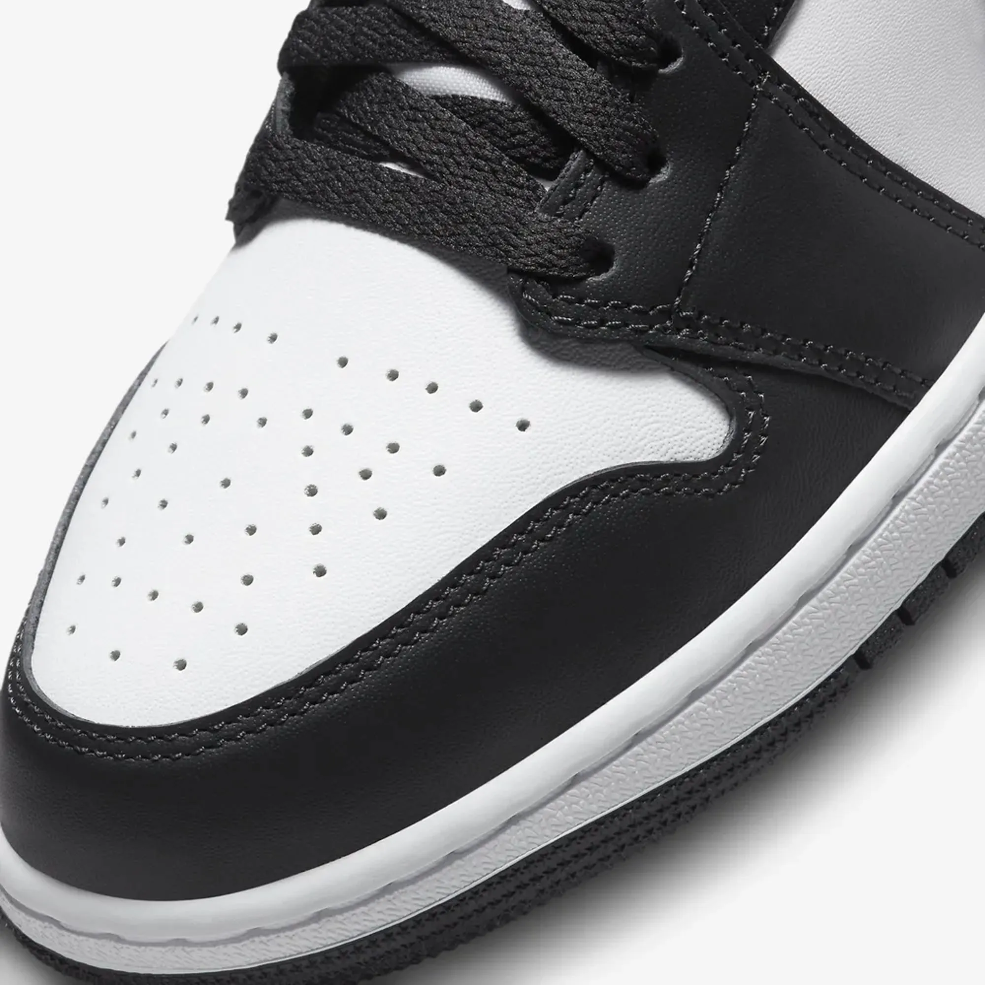 Jordan | AIR JORDAN 1 MID SE  { OFF NOIR/BLACK-WHITE-BLACK