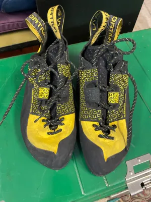 La Sportiva Katana Laces Climbing Shoes Men's 6.5/Women's 7.5