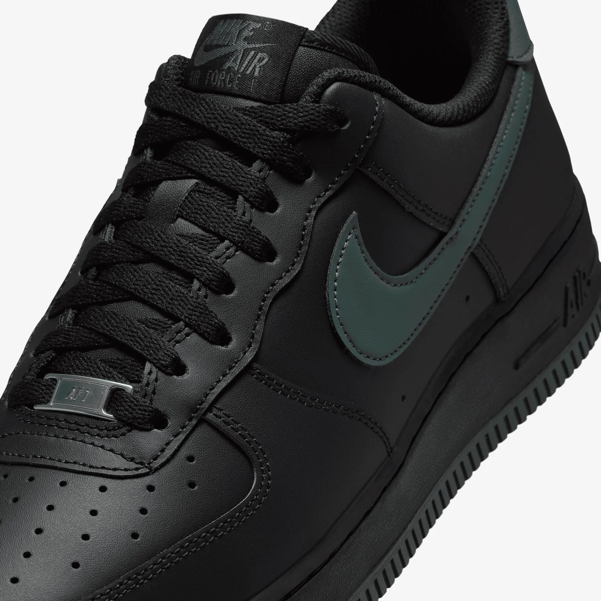 NIKE | AIR FORCE 1'07 { BLACK/VINTAGE GREEN