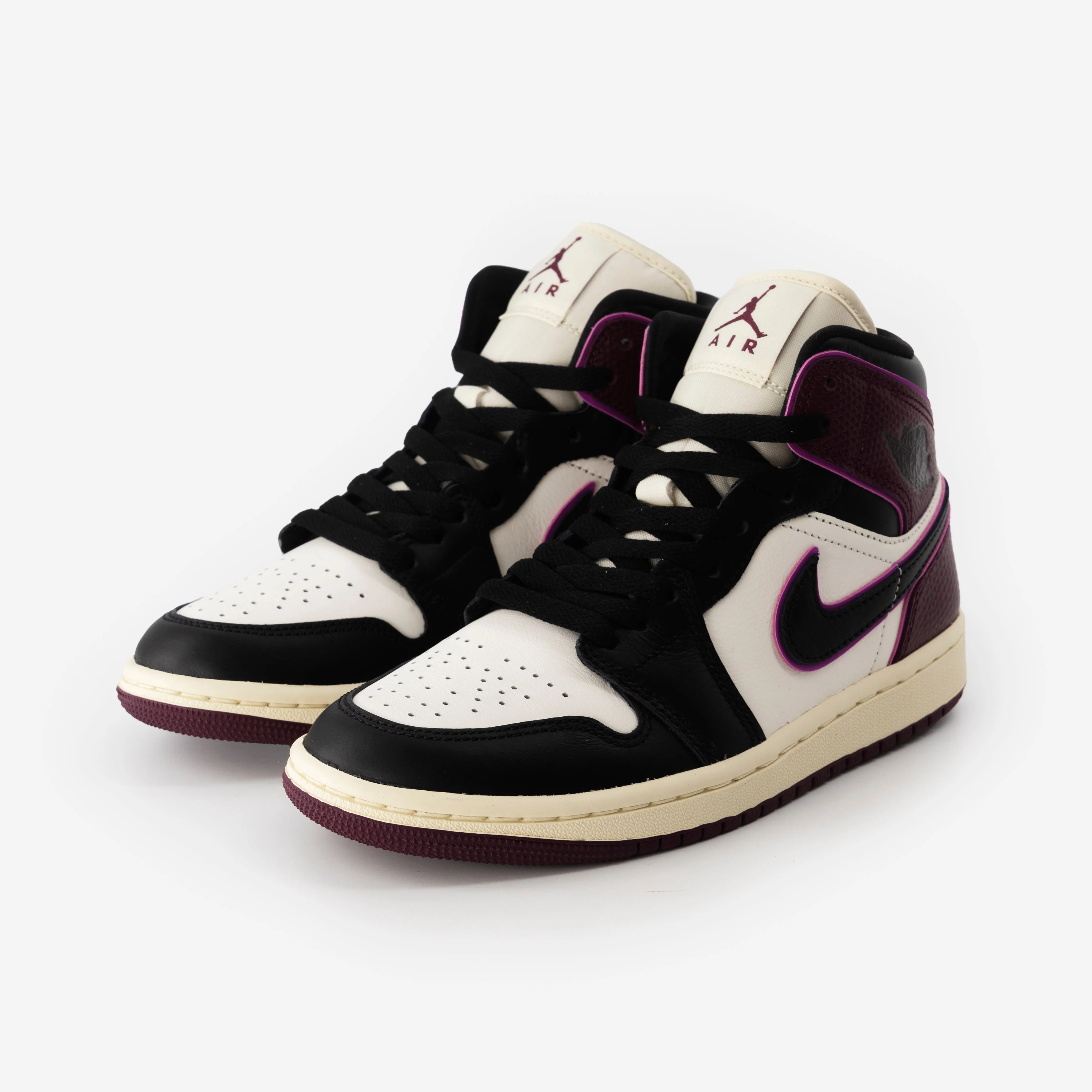 Wmns Air Jordan 1 Mid SE