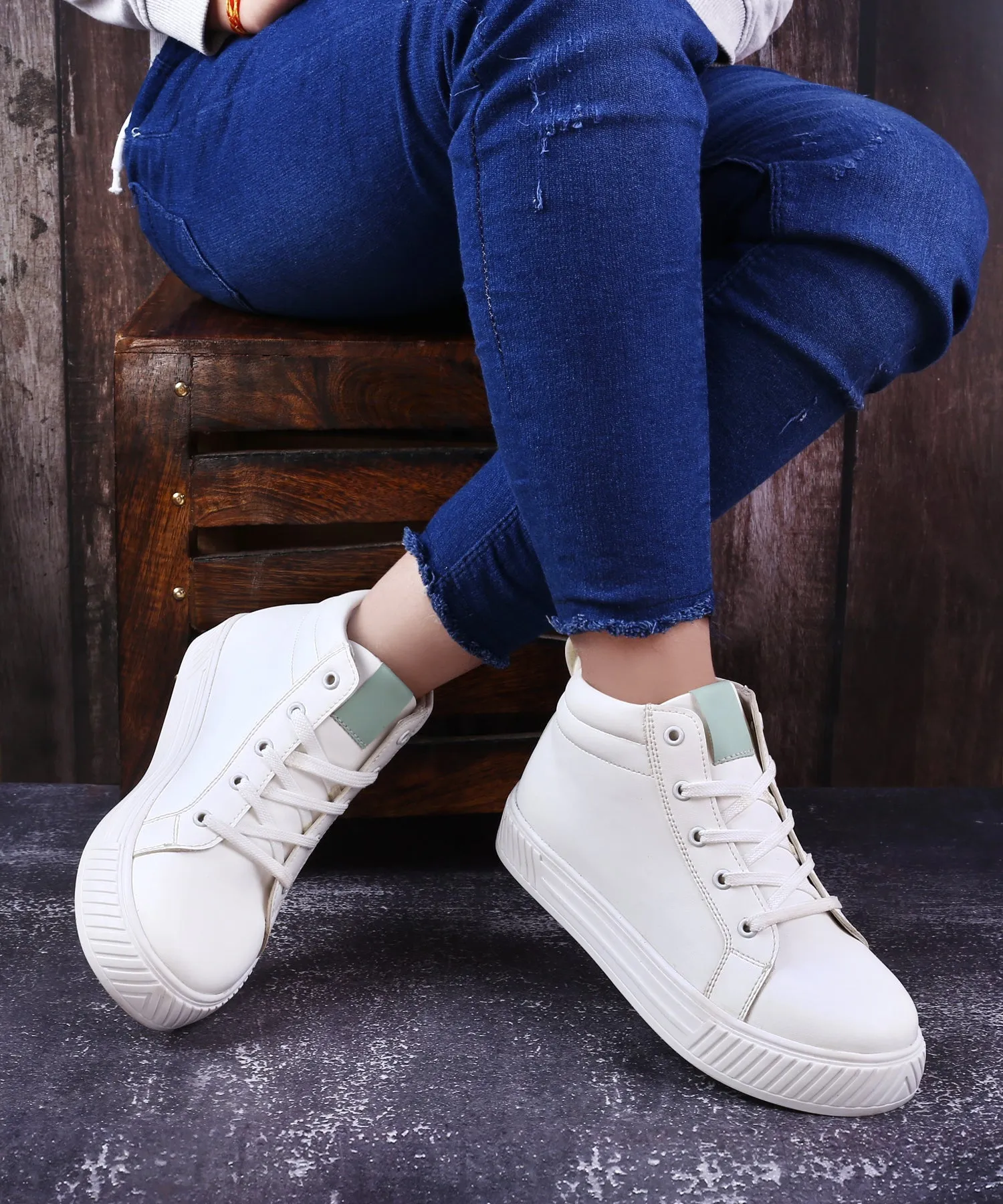 Women's New Stylish High-end Fashionable Sneakers