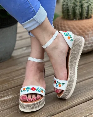 Yareli Heels